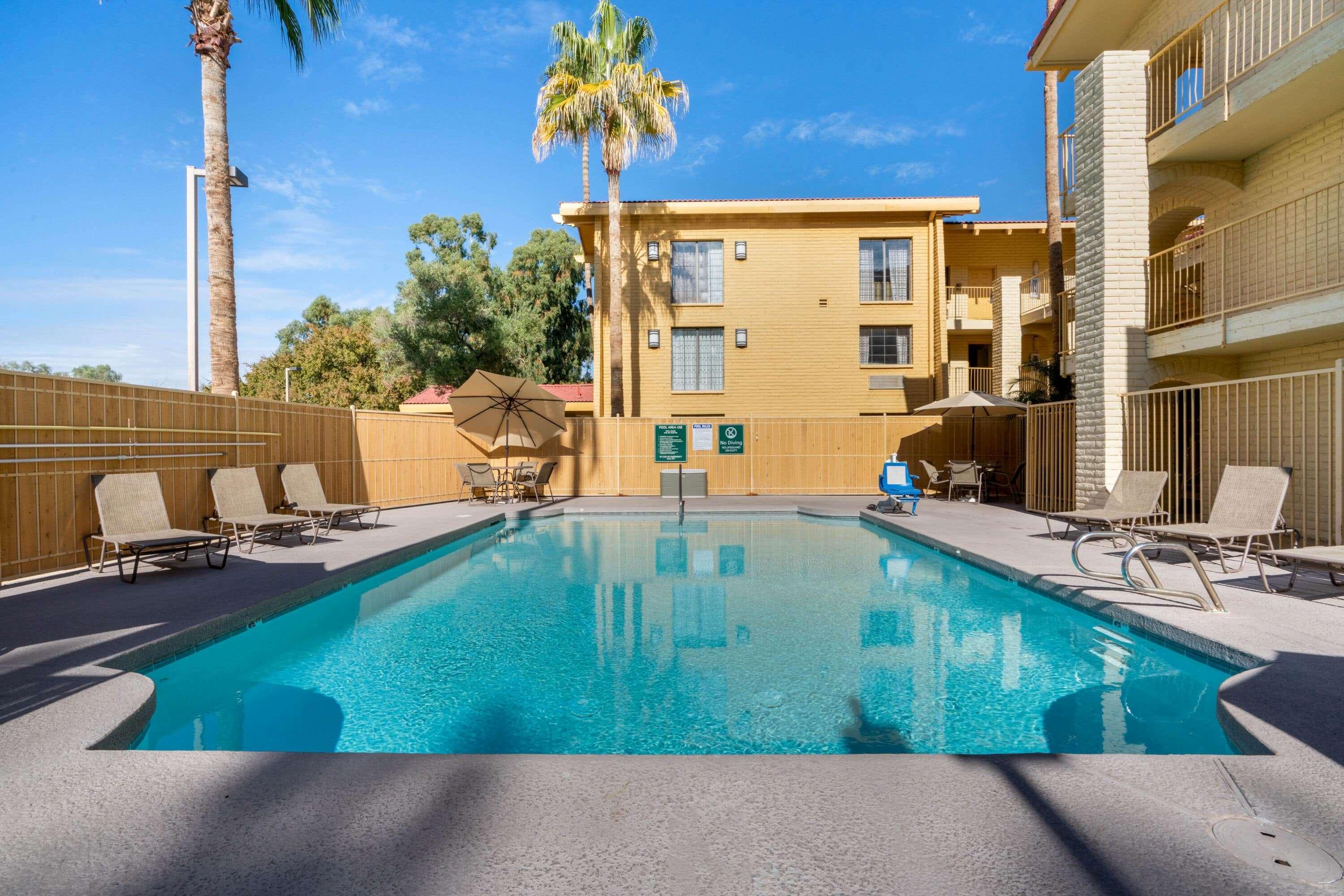 La Quinta Inn By Wyndham Phoenix Sky Harbor Airport Темпе Экстерьер фото