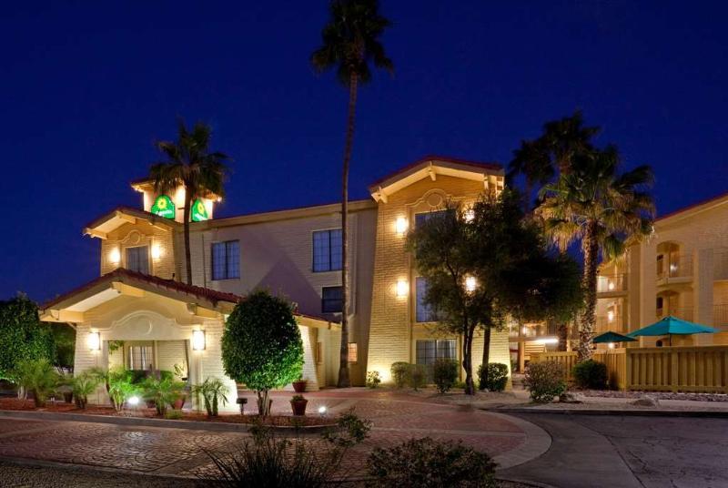 La Quinta Inn By Wyndham Phoenix Sky Harbor Airport Темпе Экстерьер фото